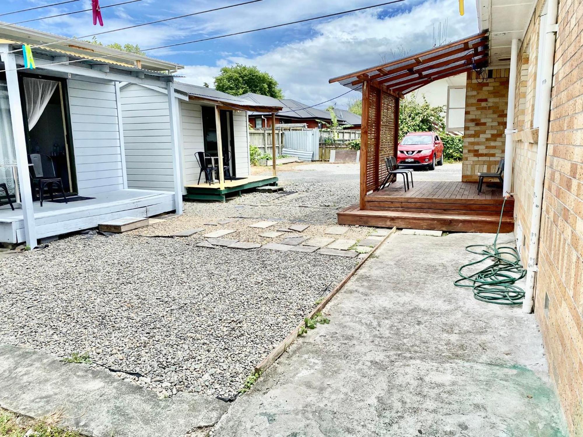 Cozy Cabins In Hamilton East Near To Cbd And Waikato Hospital Exterior photo