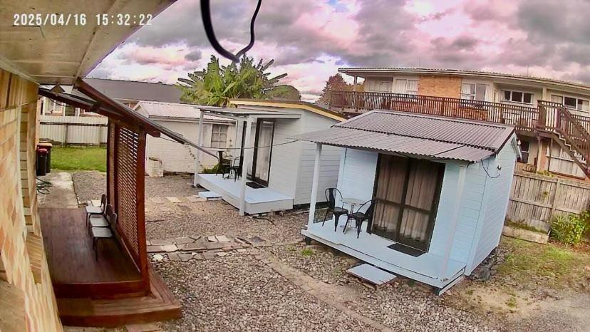 Cozy Cabins In Hamilton East Near To Cbd And Waikato Hospital Exterior photo